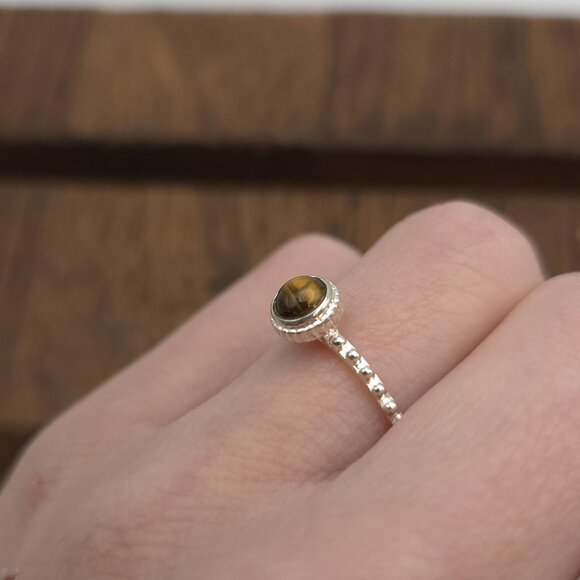 Size 8 Sterling Silver Round Tiger's Eye Stone Ring A1166 - Picture 2 of 7